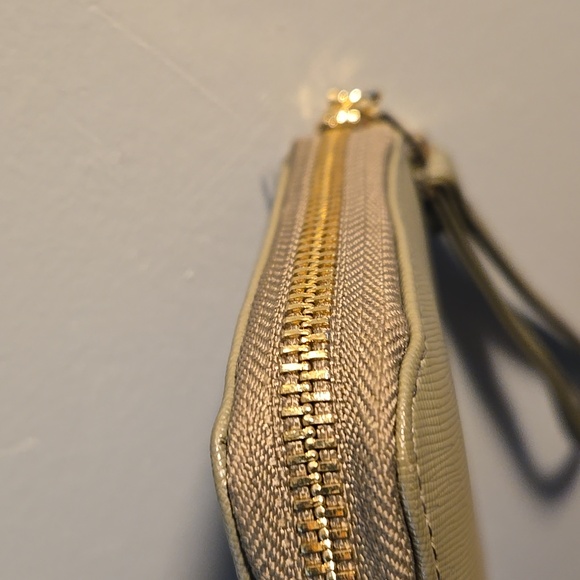 Steve Madden NWOT Green Wristlet - Picture 8 of 9